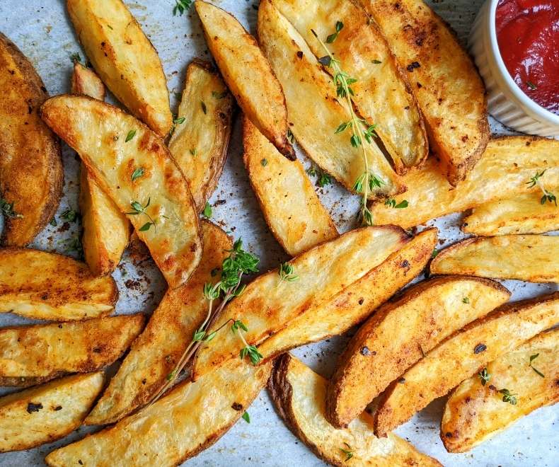 Potato Wedges with ketchup