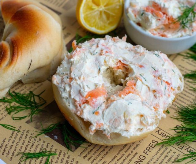 bagel with lox spread